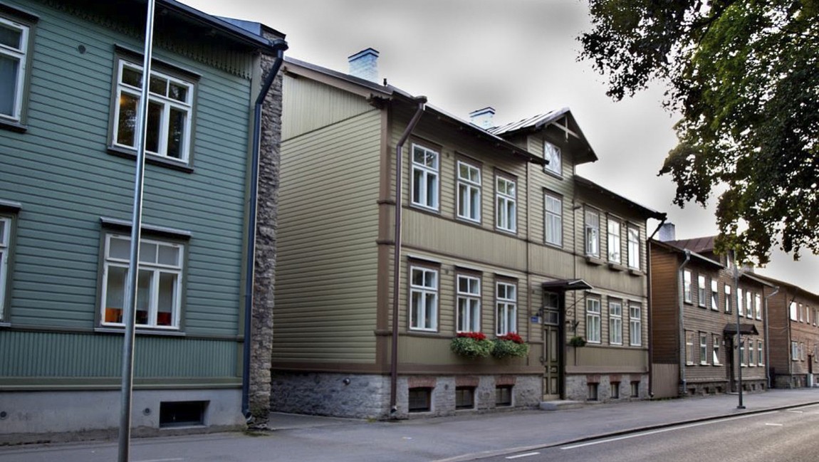 Ветхое жилье, усадьбы и городские виллы